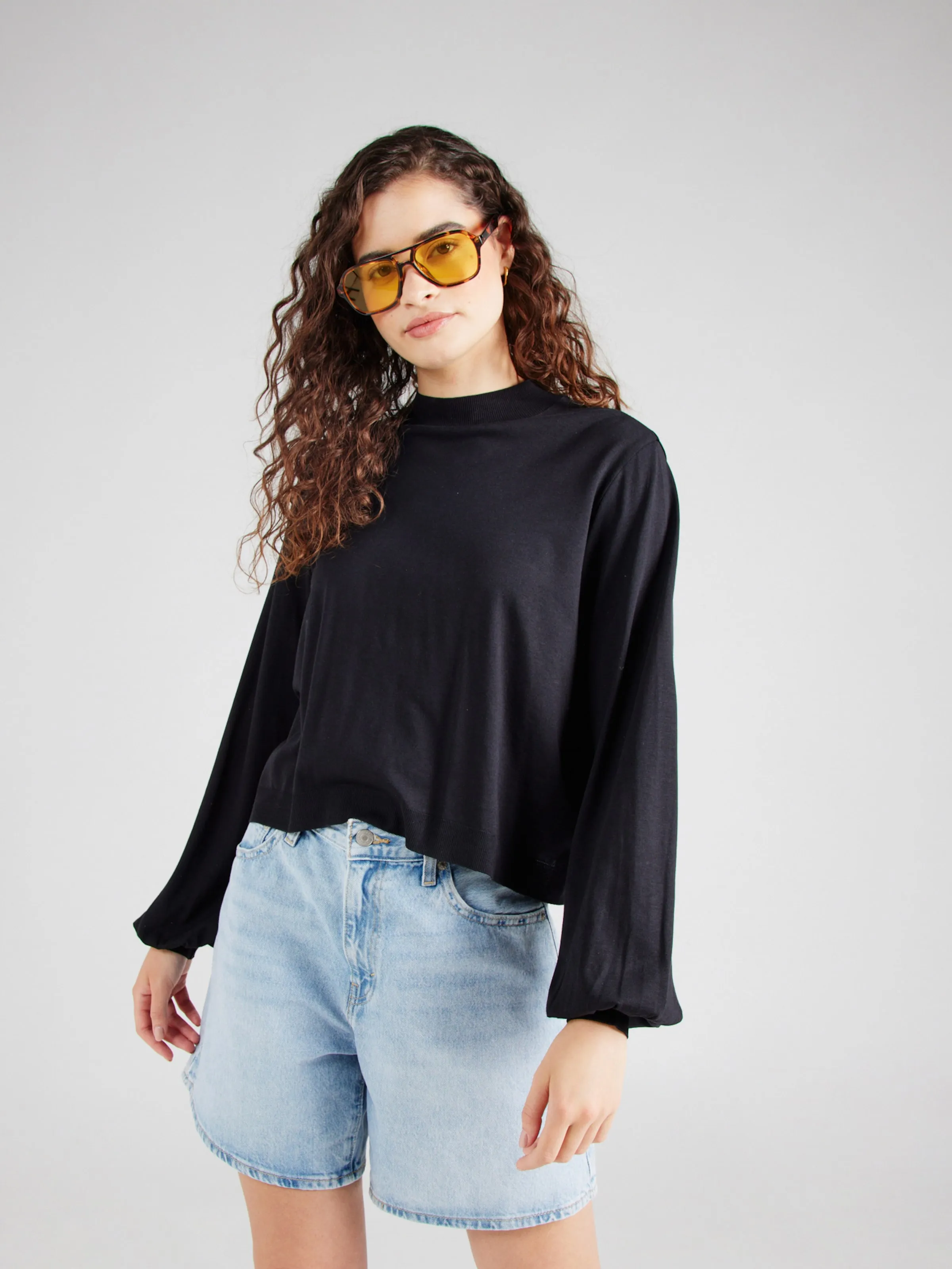 Camiseta 'ORANE' DRYKORN en Negro