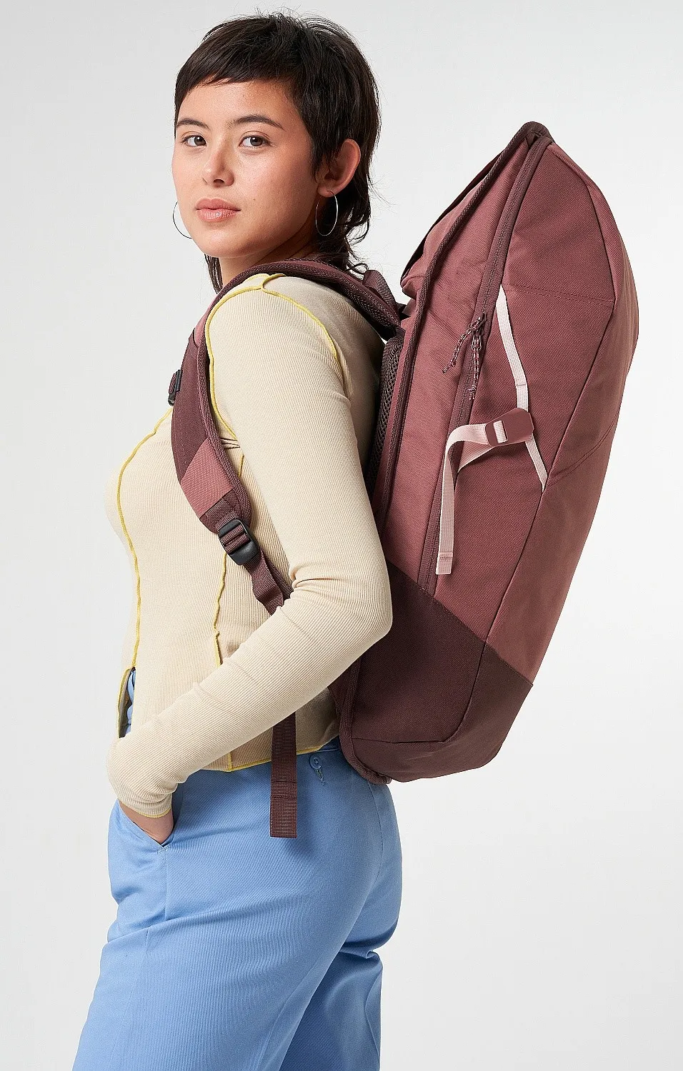 mochila Aevor Daypack - Raw Ruby