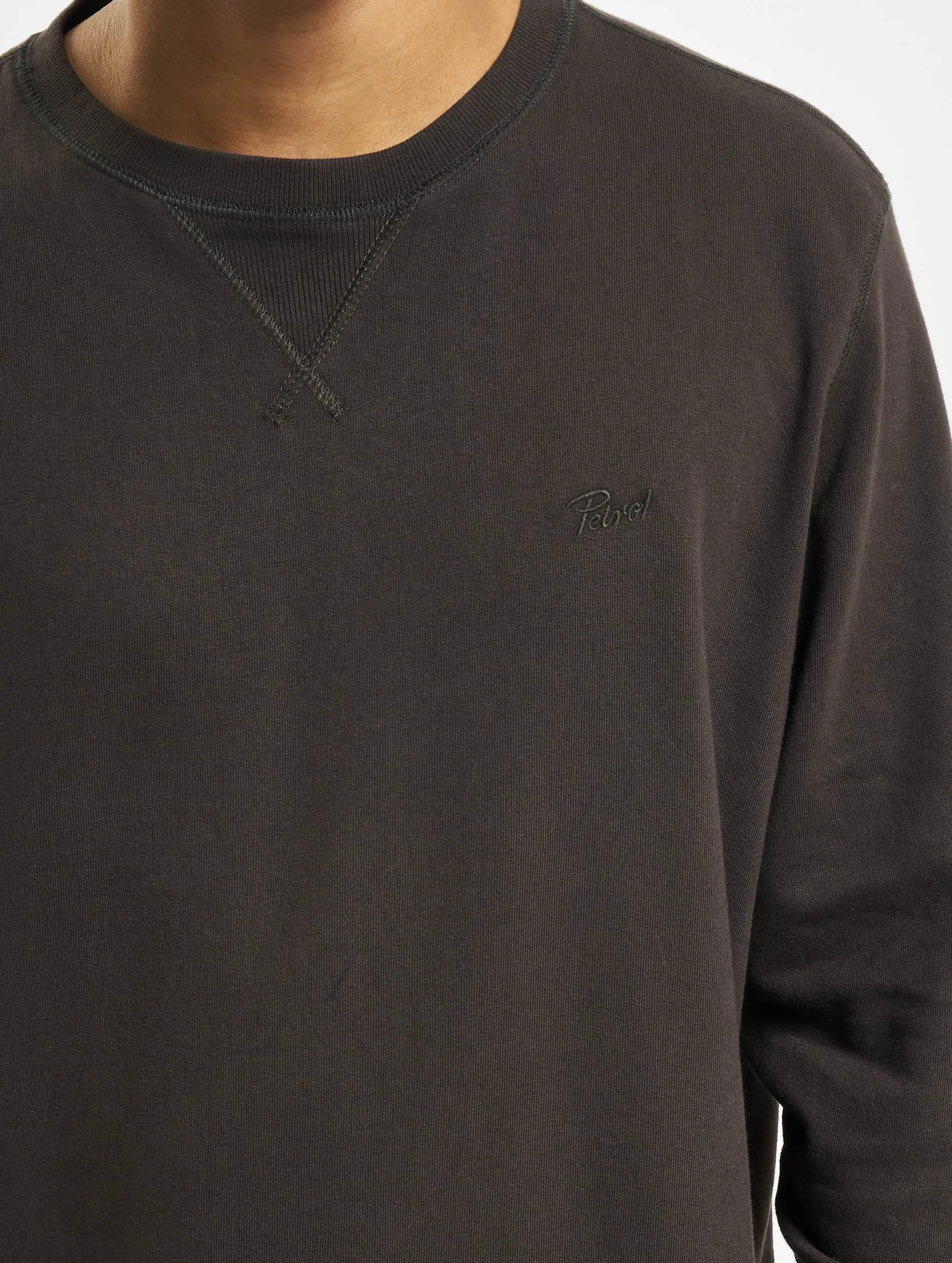 R-Neck Sweatshirt