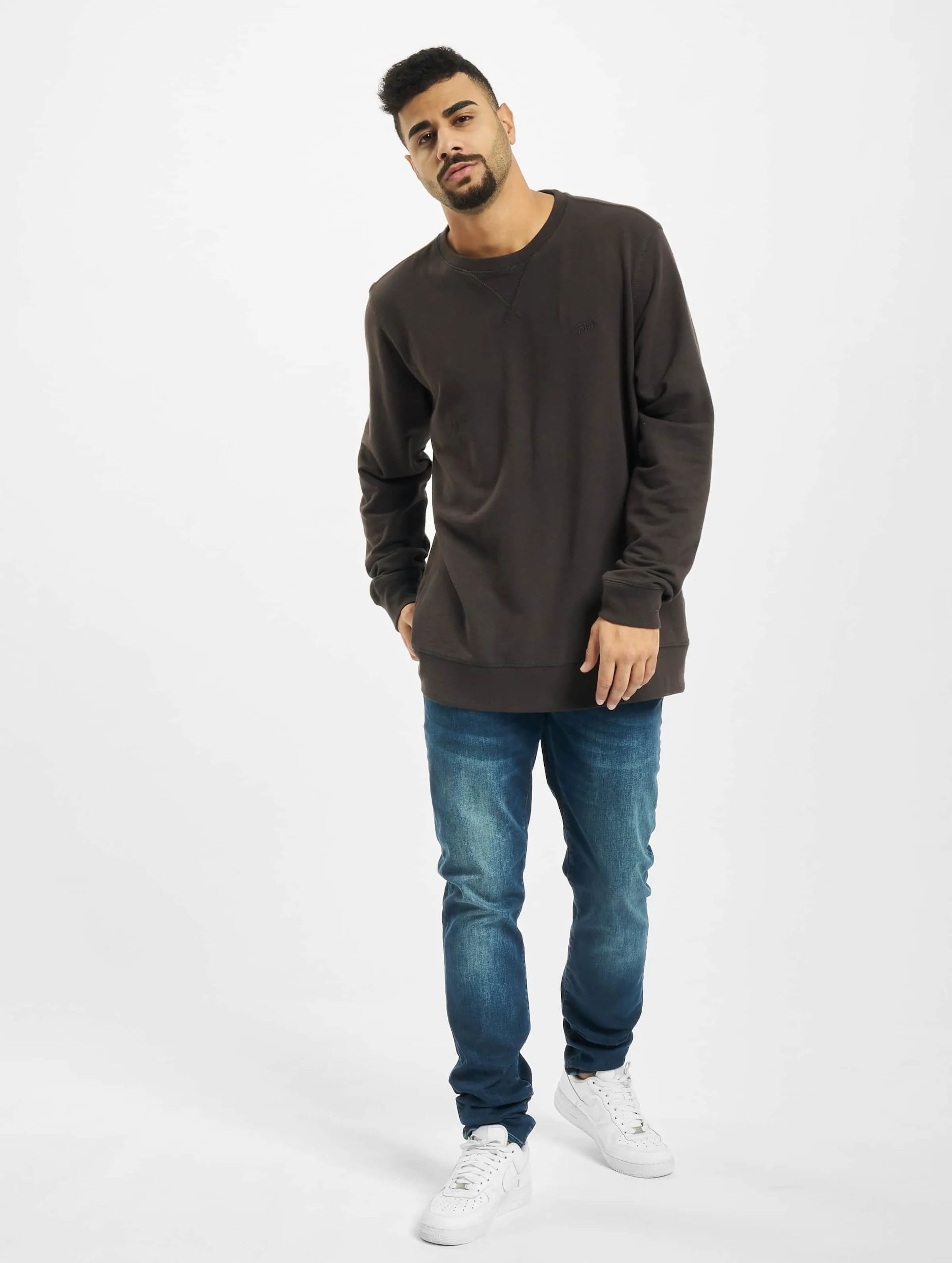 R-Neck Sweatshirt