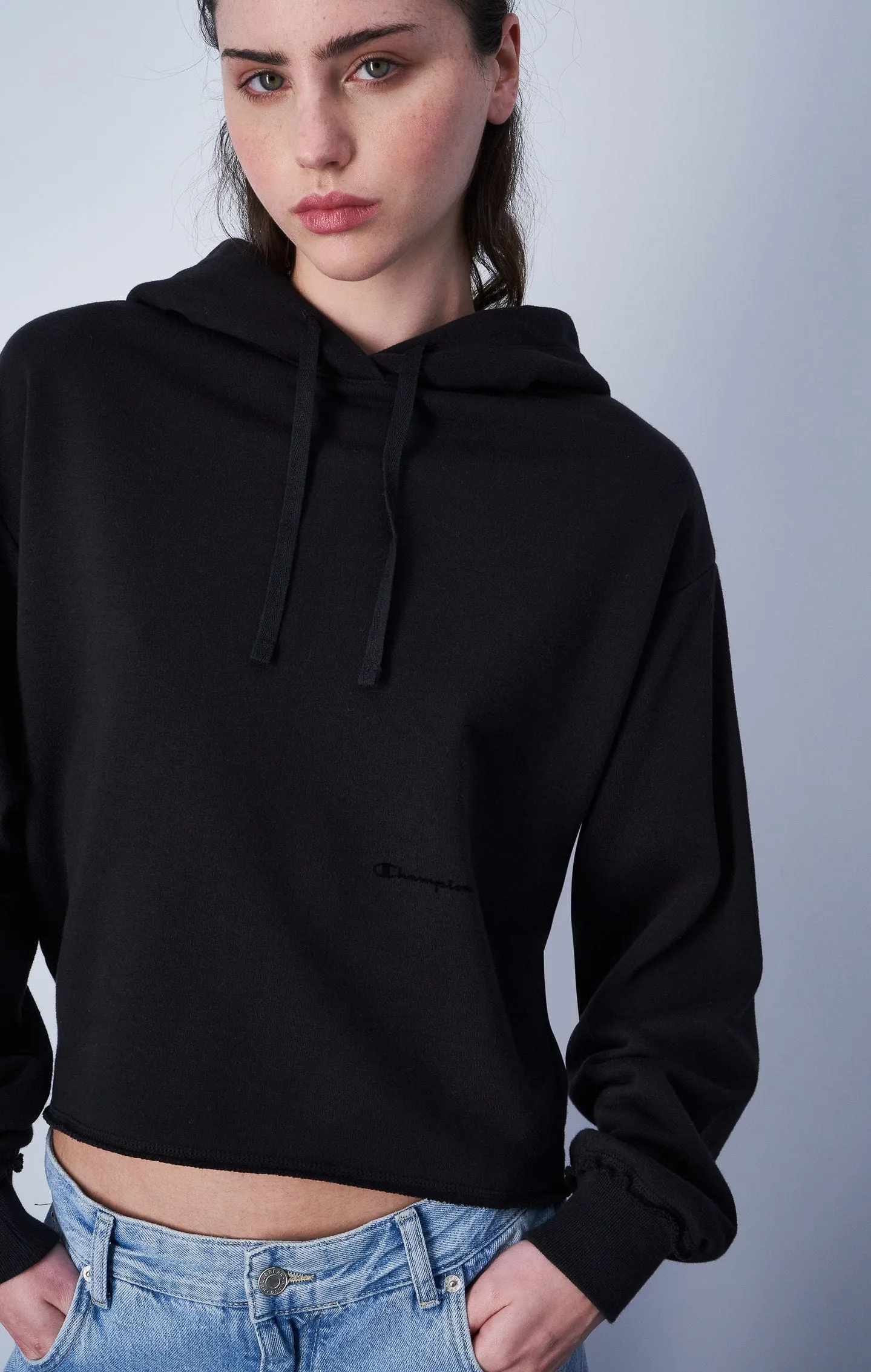 Sudadera minimalista boxy fit con capucha