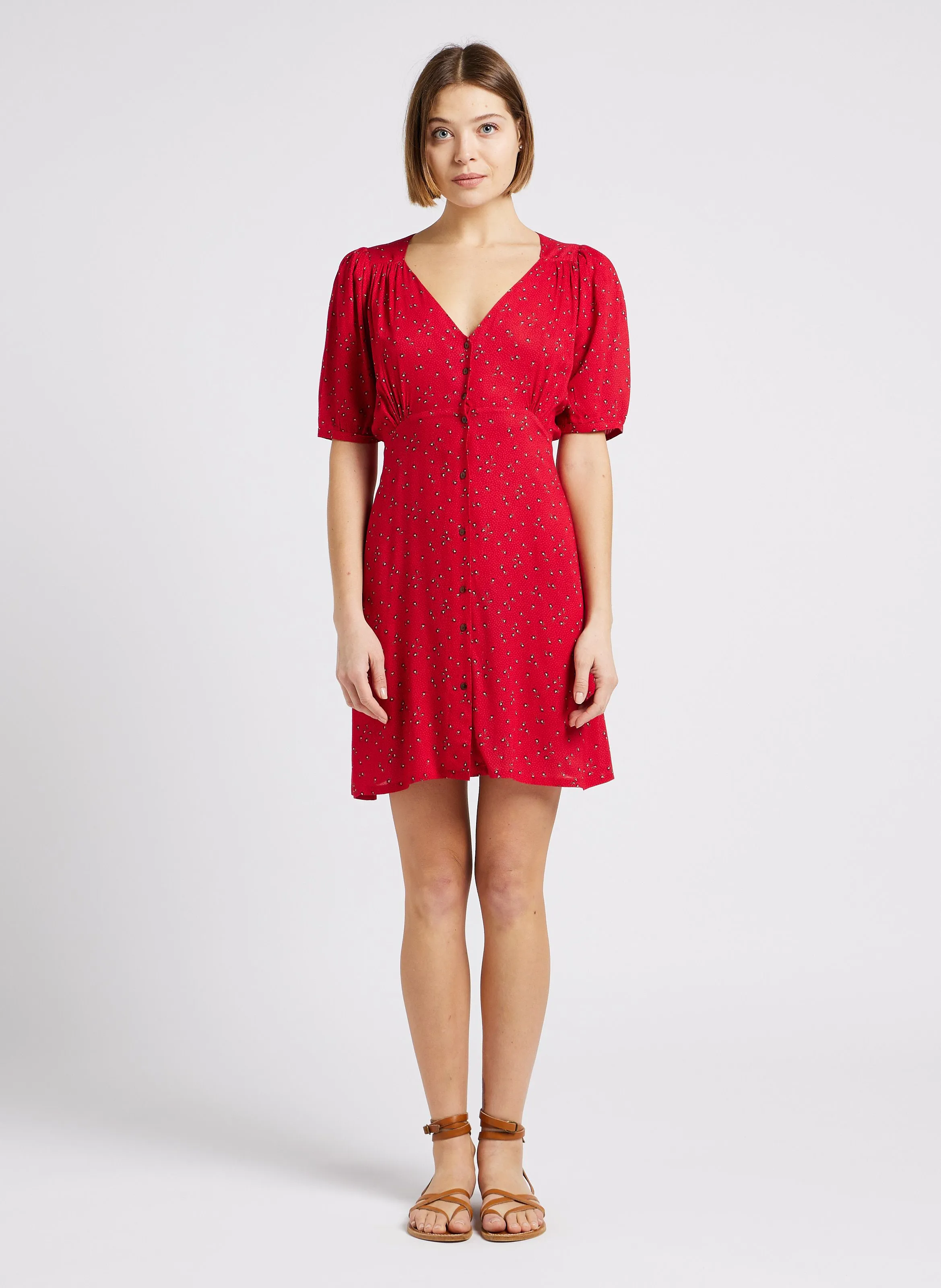 ZIMBA - Vestido camisero recto estampado con cuello de pico en rojo